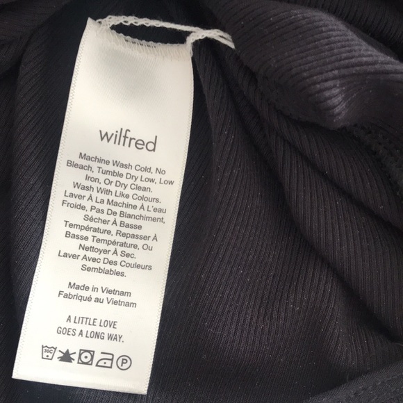 Black Ruffled V-neck Bodysuit | Aritizia | small - Picture 9 of 9